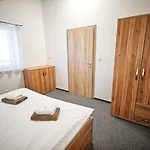 U Jeřába - Komplex C Penzion Horni Vestonice