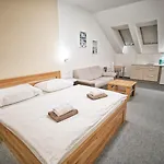 U Jeřába - Komplex C Penzion 3*