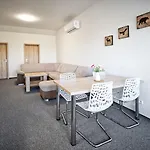 U Jeřába - Komplex C Pensión
