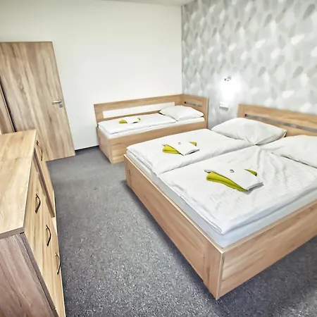 U Jeraba - Komplex C ゲストハウス