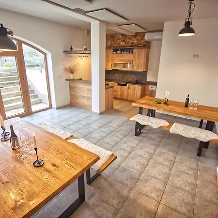 ゲストハウス U Jeraba - Komplex C ホルニー・ヴィエストニツェ